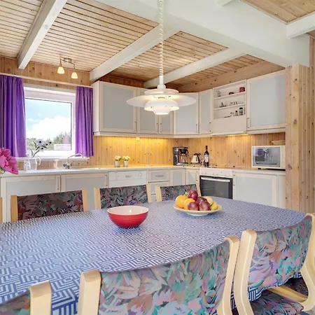 Urda - 1km From The Sea By Interhome *