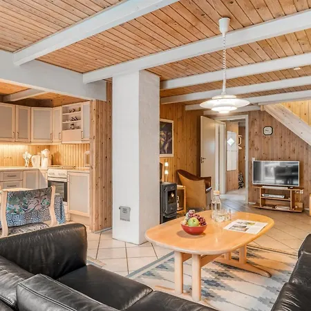 Urda - 1km From The Sea By Interhome *