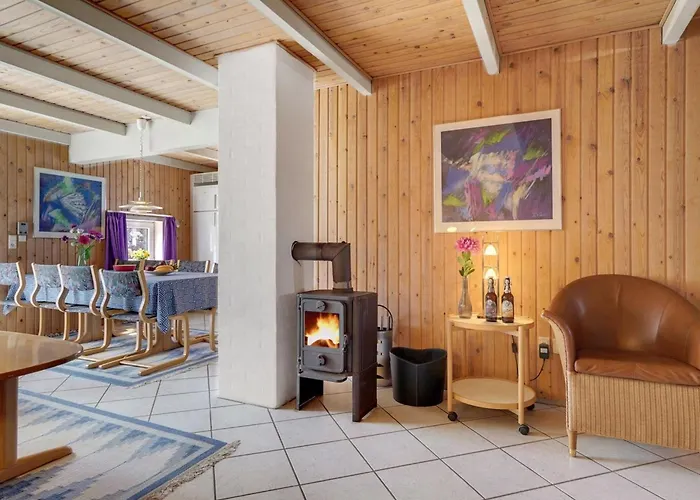 度假居 Urda - 1km From The Sea By Interhome *