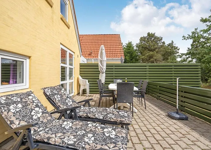 Urda - 1km From The Sea By Interhome